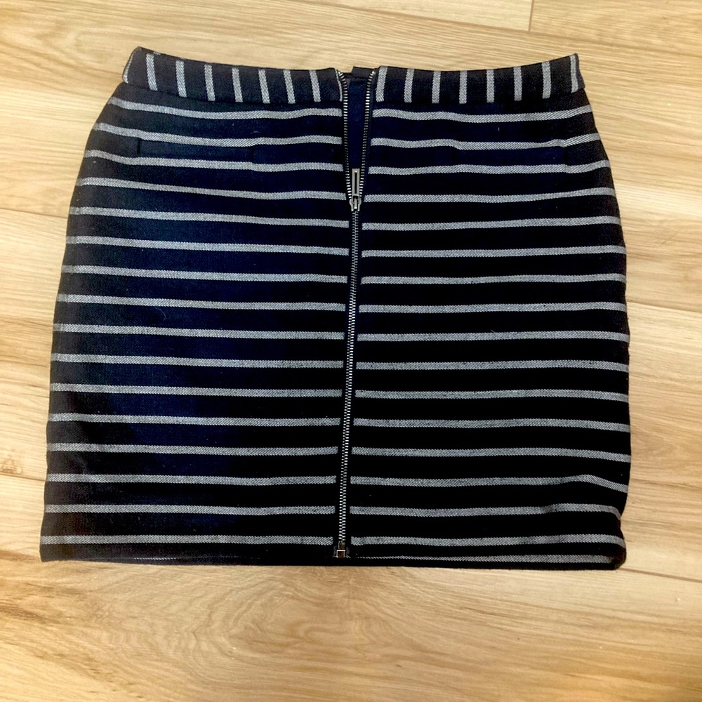 Limited skirt